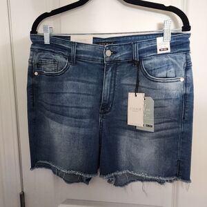 Judy Blue Mid Rise Denim Shorts Size XL. New With Tags!